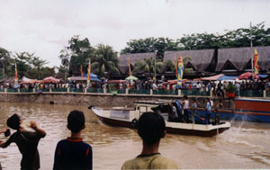 Suasana Belimbur di Sungai Tenggarong