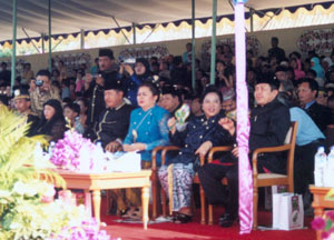 Pembukaan Erau 2001