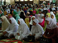Para guru agama Islam se-Kukar ketika mengikuti peringatan Assyura yang digelar Pokja Guru Pendidikan Agama Islam