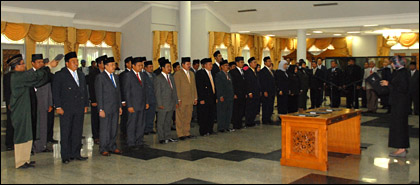 Suasana pelantikan dan pengambilan sumpah jabatan pejabat eselon II, III dan IV Pemkab Kukar di Pendopo Odah Etam tadi sore