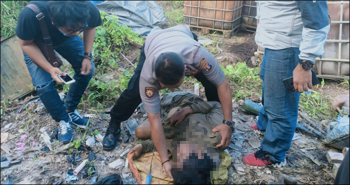 Saat diperiksa petugas, pemulung bernama Basri ini ternyata sudah dalam keadaan tak bernyawa 