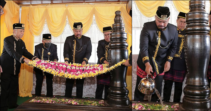 Pemasangan Bunga Lompo di makam Aji Imbut oleh kerabat Kesultanan Kutai, Bupati Edi Damansyah dan pejabat Forkopimda Kukar lainnya 