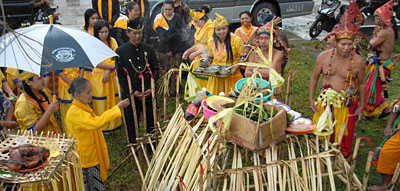 menjamu benua