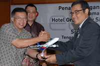 Sriwijaya Air dan Hotel Grand Elty Singgasana sepakat bekerjasama dalam program undian voucher menginap gratis bagi penumpang Sriwijaya Air