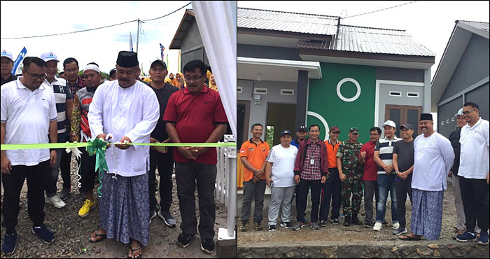 Bupati Kukar Edi Damansyah menggunting pita menandai diresmikannya perumahan Pesona Dara Residence di Kota Bangun