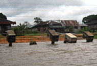 Kondisi turap ambruk di tepian Mahakam di wilayah Kota Bangun yang tak kunjung diperbaiki. Komisi II DPRD Kukar akan memanggil pihak terkait untuk membahas permasalahan tersebut