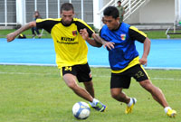 Diego Michiels saat menjalani latihan bersama Mitra Kukar kemarin (06/01) sore 