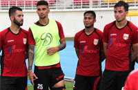 Para pemain Mitra Kukar akan menghadapi Persib Bandung di laga pembuka Piala Bhayangkara, Kamis (17/03) malam 