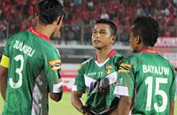 Kapten tim Mitra Kukar Zulkifli Syukur bersama Defri Riski dan Hendra  Adi Bayauw siap tampil habis-habisan menghadapi Arema