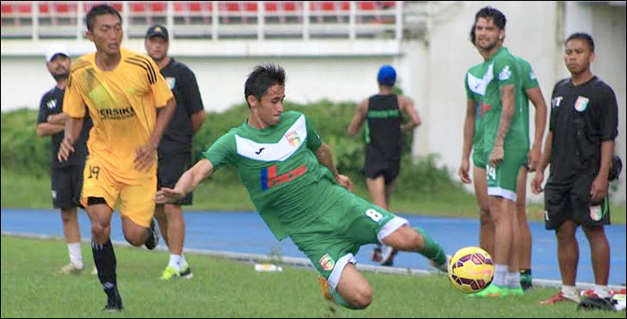 Gavin Kwan Adsit dkk menang 5-0 atas tim Pengkab PSSI Kukar dalam uji coba di Stadion Aji Imbut Tenggarong Seberang tadi sore