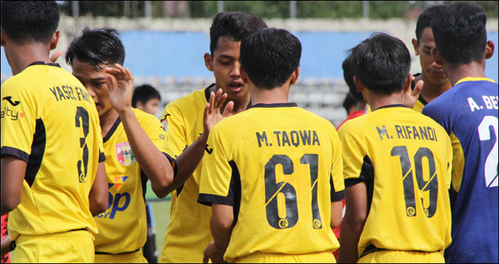 Mitra Kukar U-19 gagal melangkah ke babak 8 besar Liga 1 U-19 2017 setelah menderita kekalahan kedua di Papua 