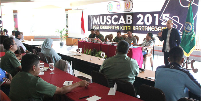 Kegiatan Muscab PSSI Kukar yang digelar Senin (26/10) kemarin akhirnya secara aklamasi memilih Salehuddin sebagai Ketua Pengcab PSSI Kukar 2015-2019