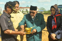 Bupati Rita Widyasari turut mendampingi Sultan Kutai saat melaksanakan ritual Besawai