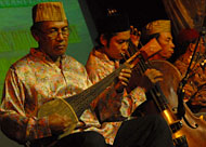 Suguhan musik Tingkilan dari kelompok Sagita