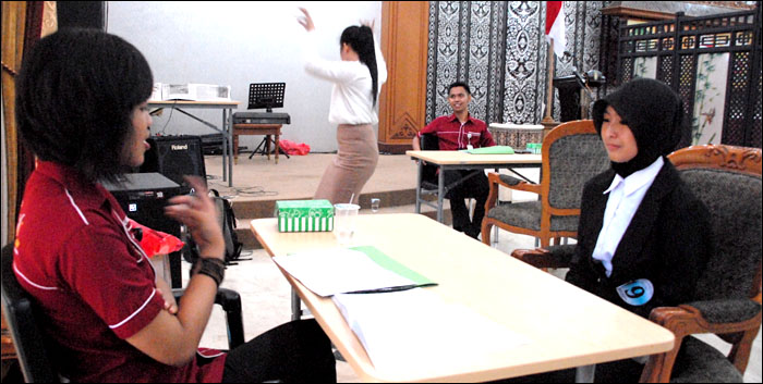 Suasana seleksi finalis Teruna Dara Kukar 2014 di Kantor Bupati Kukar, Tenggarong, Senin (22/09) kemarin
