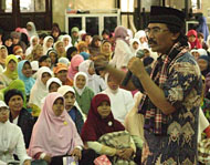 Menpora RI Adhyaksa Dault tampil di Masjid Agung Sultan Sulaiman untuk memberikan tausiyahnya