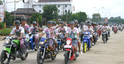 Ratusan Pelajar berkonvoi keliling kota Tenggarong