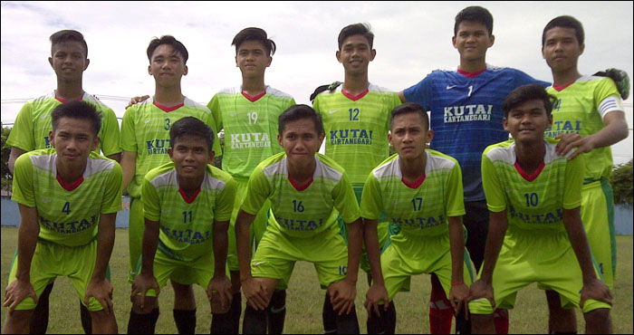 Tim Kukar U-17 masih bisa pulang dengan senyum setelah menyabet predikat Juara III Piala Suratin 2016 Zona Kaltim usai mengalahkan juara bertahan Bontang dengan skor 1-0