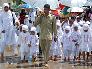 Suasana Manasik Haji Cilik bagi RA se-Kukar di Masjid Agung Sultan Sulaiman, Tenggarong, Rabu (03/12) lalu