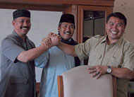 HM Irkham bersama Ketua Umum Mitra Kukar H Sugiyanto dan HM Arsyad dari BPKD Kukar usai rapat dengar pendapat