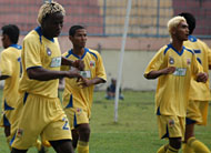 Marco Etogo dkk akan menjajal tim elit PSM Makassar dan Persik Kediri di Babak 8 Besar Turnamen Liga Jatim 2008