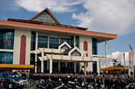 Gedung PKM yang menjadi tempat pelaksanaan pelantikan Bupati-Wakil Bupati Kukar periode 2005-2010 akan diamankan ribuan personel pengamanan