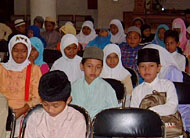 Para pelajar Muslim tingkat SD akan mengisi hari libur dengan mengikuti Pesantren Ramadhan