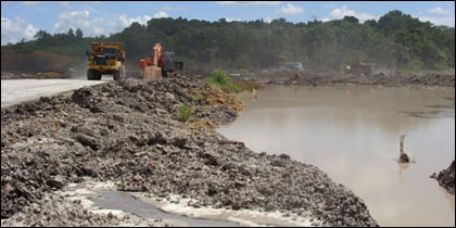 Areal tambang batubara PT Alas Watu Utama yang diduga menjadi andil terjadinya pencemaran