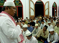 Wabup Samsuri Aspar saat memberikan sambutan di Masjid Al-Musyafirin, Loa Ipuh, Tenggarong