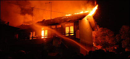 Kebakaran yang terjadi di Gang Wakaf, Jalan Danau Aji, Tenggarong