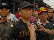 Pj Bupati Kukar Sjachruddin menyatakan salut atas kekompakan warga untuk mengatasi kebakaran