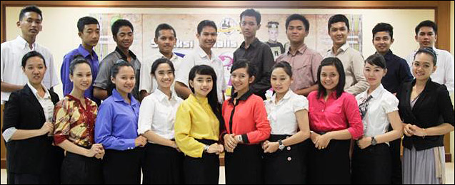 Inilah ke 20 finalis putra dan putri yang akan bersaing di ajang Pemilihan Teruna Dara Kukar 2012