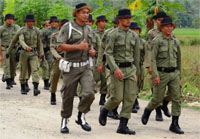 Fisik anggota Satpol Kukar ditempa lewat kegiatan lintas medan sejauh kurang lebih 10 km
