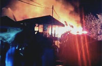 Kebakaran di Loa Duri Ilir semalam menghanguskan 7 buah rumah milik warga RT 2