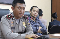 Wakapolres Kukar Kompol Indratmoko didampingi Kasat Reskrim AKP Yuliansyah saat memberikan keterangan pers