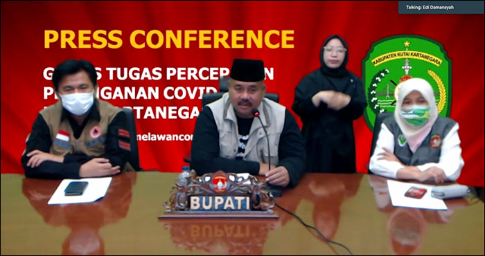 Bupati Kukar Edi Damansyah saat mengumumkan 2 tambahan kasus positif dan 3 kasus telah sembuh