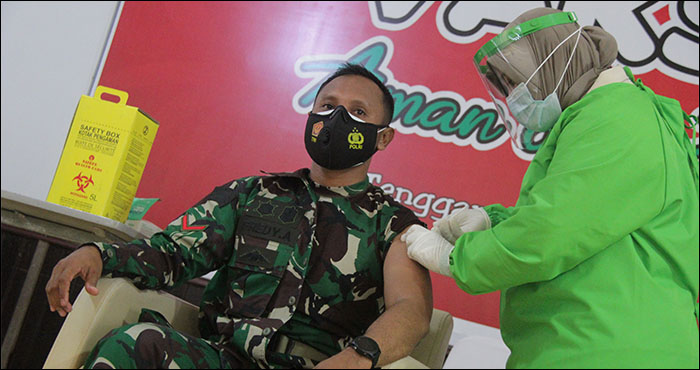 Personil TNI turut menjadi target vaksinasi COVID-19 gelombang kedua di Kutai Kartanegara