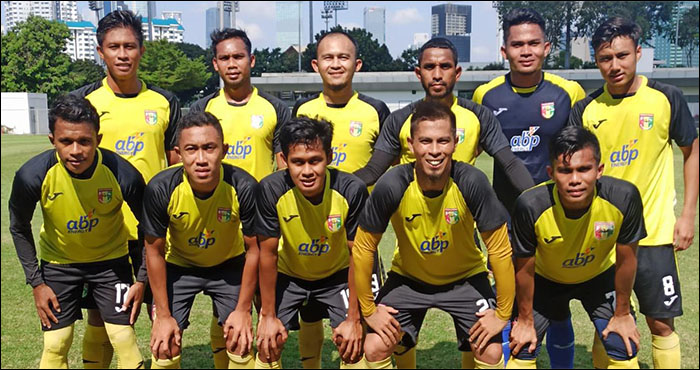 Skuad Mitra Kukar meraih kemenangan 2-1 atas tim Liga 1, Persik Kediri, dalam laga uji coba di Komplek GBK Senayan, Jakarta, Jum'at (24/09) sore