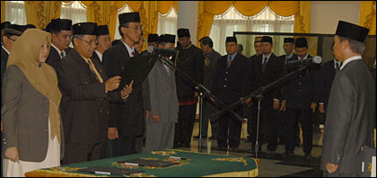 Kepala Dinas Perhubungan Kukar H Otoy Usman saat membacakan Pakta Integritas di hadapan Pj Bupati Sjachruddin