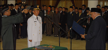 Suasana pelantikan dan pengambilan sumpah jabatan Sjachruddin sebagai Pj Bupati Kukar oleh Gubernur Kaltim