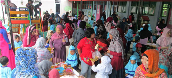 Semarak suasana Bazar Anak di KBIT/TKIT Nurul Ilmi Tenggarong