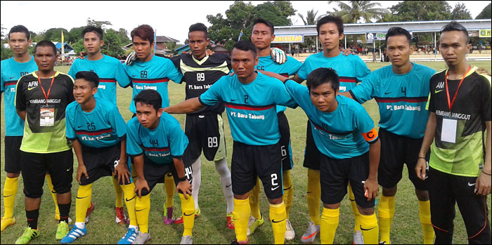 Tim Kembang Janggut lolos ke 12 besar turnamen Bupati Cup 2016 usai tampil sebagai juara grup di babak kualifikasi Grup A 