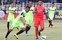 Laga terakhir Grup G antara Muara Wis (hijau) kontra Muara Jawa  (hijau) berlangsung seru dan menarik 