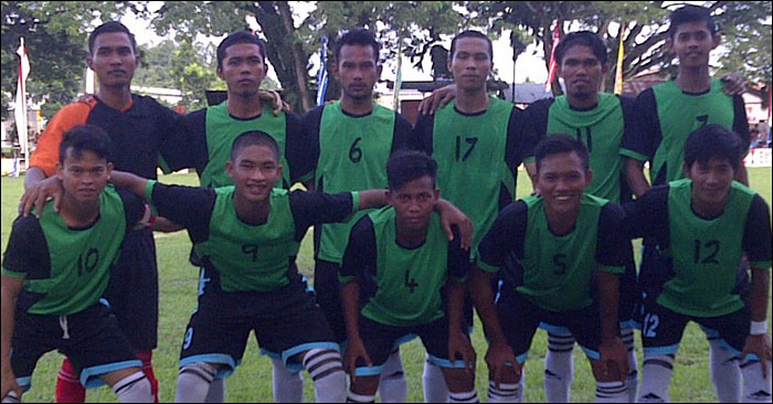 Tim Kecamatan Samboja mengamankan peluang ke babak 12 Besar Bupati Cup 2016 setelah menang 2-0 atas tuan rumah Sanga-Sanga di laga perdana Grup F