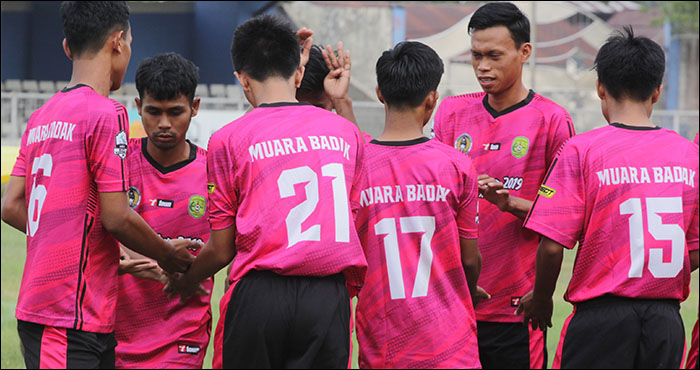 Juara bertahan Muara Badak memastikan lolos ke babak 8 besar Bupati Cup 2019 usai membantai Kota Bangun dengan skor 7-0 