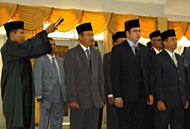 Para pejabat Pemkab Kukar saat diambil sumpahnya tadi siang