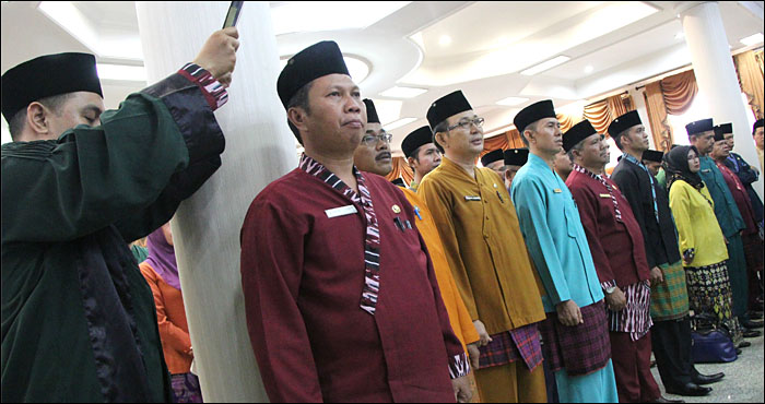 Mutasi besar-besaran yang dilakukan Bupati Kukar Rita Widyasari juga menyentuh para pejabat di tingkat Kecamatan hingga Kelurahan 