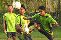 Salah satu laga penyisihan Divisi Utama PSSI Kukar beberapa waktu lalu