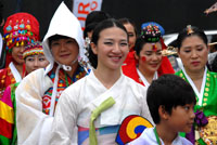 Korea Selatan mengirimkan delegasi kesenian ke Tenggarong yang diwakili grup Pyungsan Sonolum