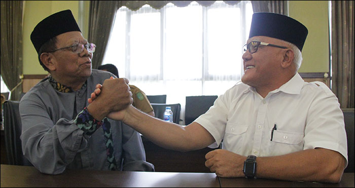 Dua mantan birokrat Pemkab Kukar, H Djuremi dan H Chairil Anwar, akan segera dipilih DPRD Kukar sebagai Wabup Kukar sisa masa jabatan 2016-2021